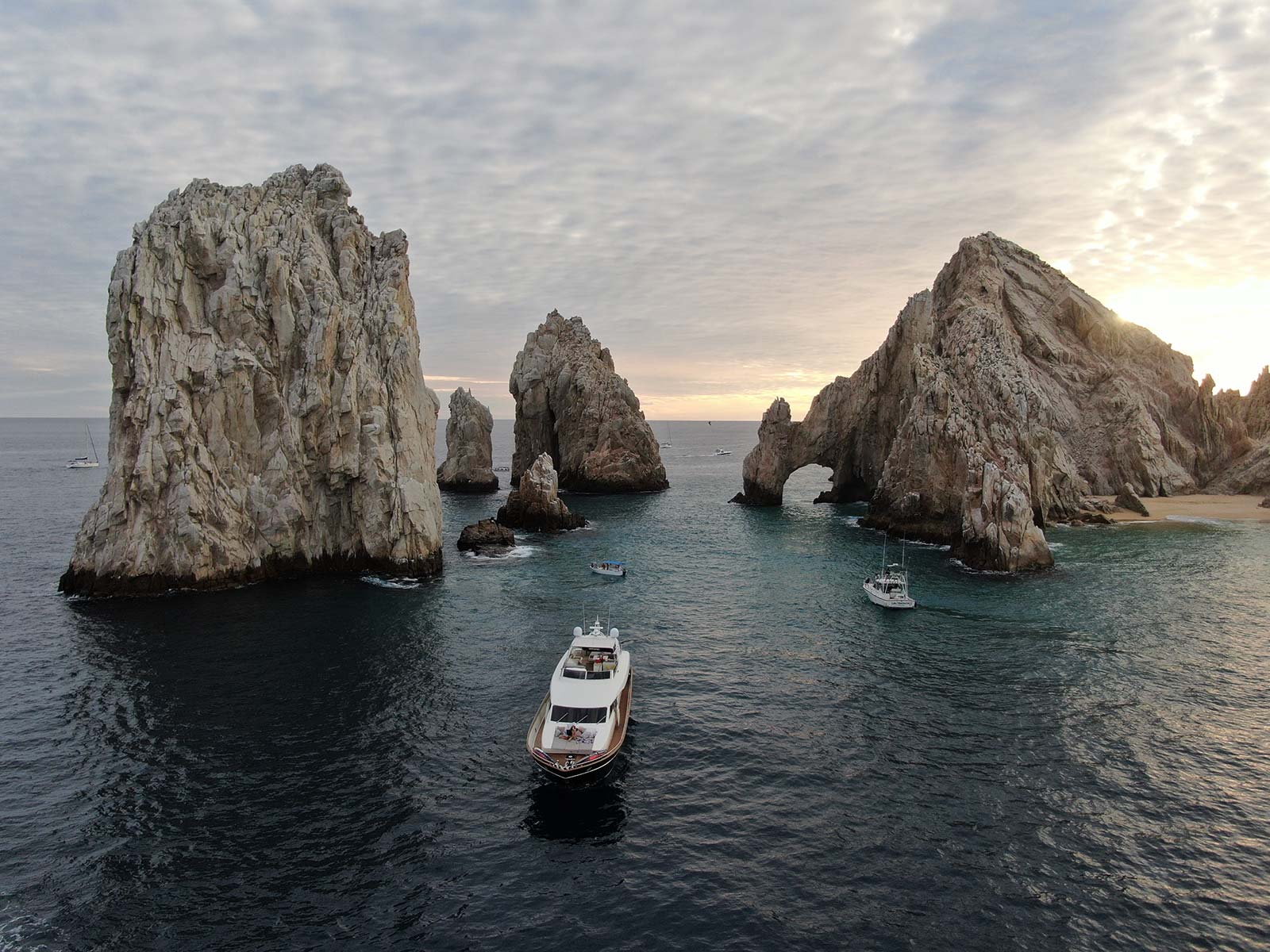Top Destinations in Baja to Explore on a Yacht Charter