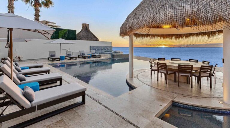 Luxury sea front villa in Cabo
