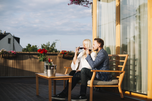 Romantic Villas Target Couples Seeking Tailored Experiences