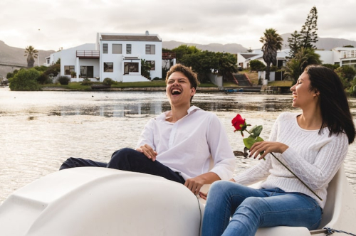 Villa Deals Offer Seasonal Incentives for Affluent Travelers