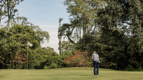 Villas Near Golf Courses Integrate Lifestyle Amenities