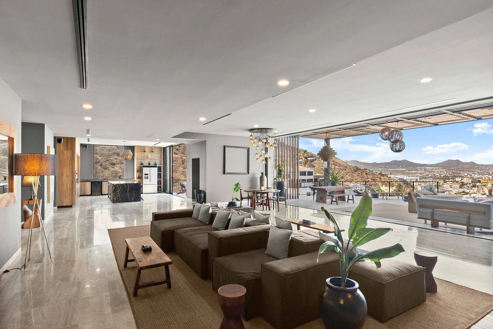 Beachfront luxury villa with ocean view in Los Cabos