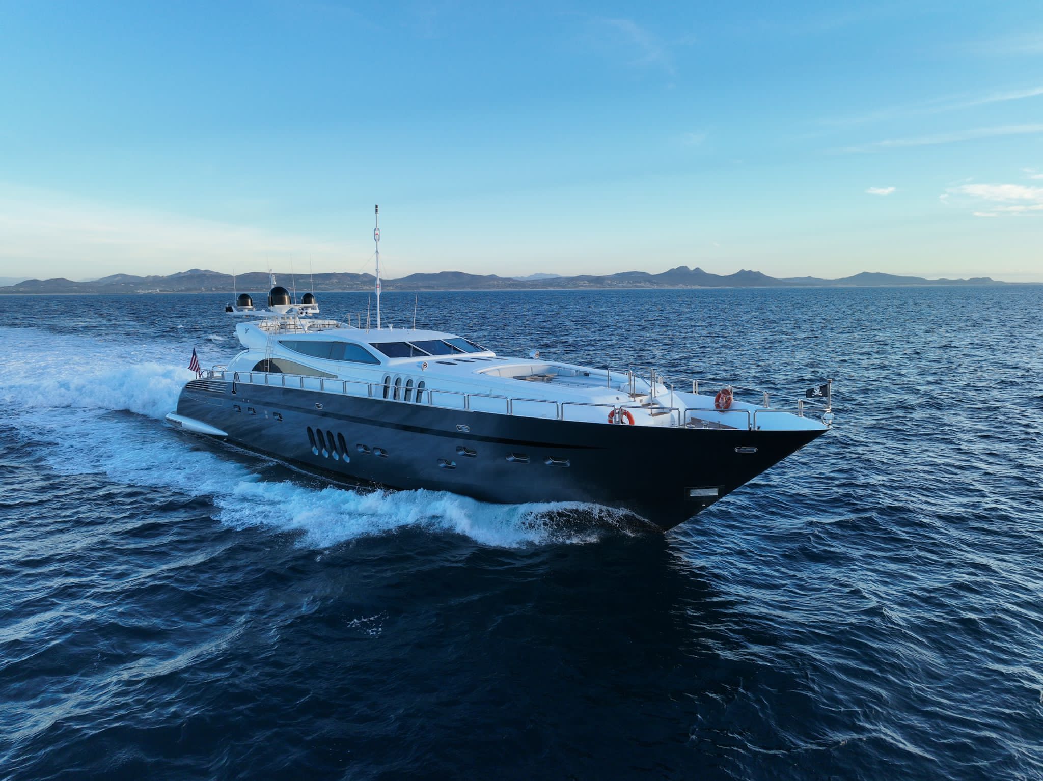 112ft Leopard yacht at Puerto Los Cabos