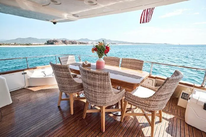 80ft Azimut luxury yacht charter in Los Cabos