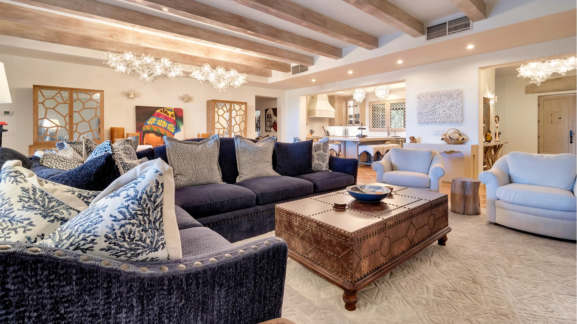 Hacienda 1100 living area
