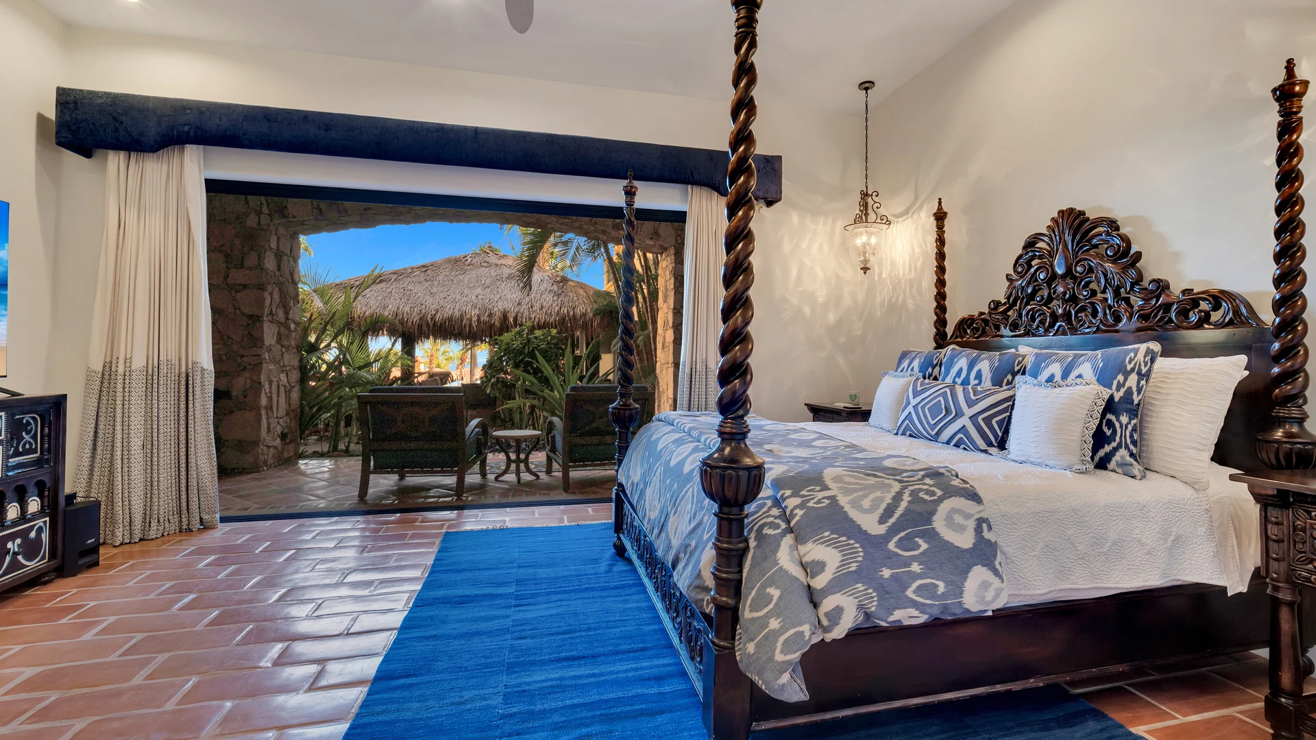 Hacienda 1100 pool terrace