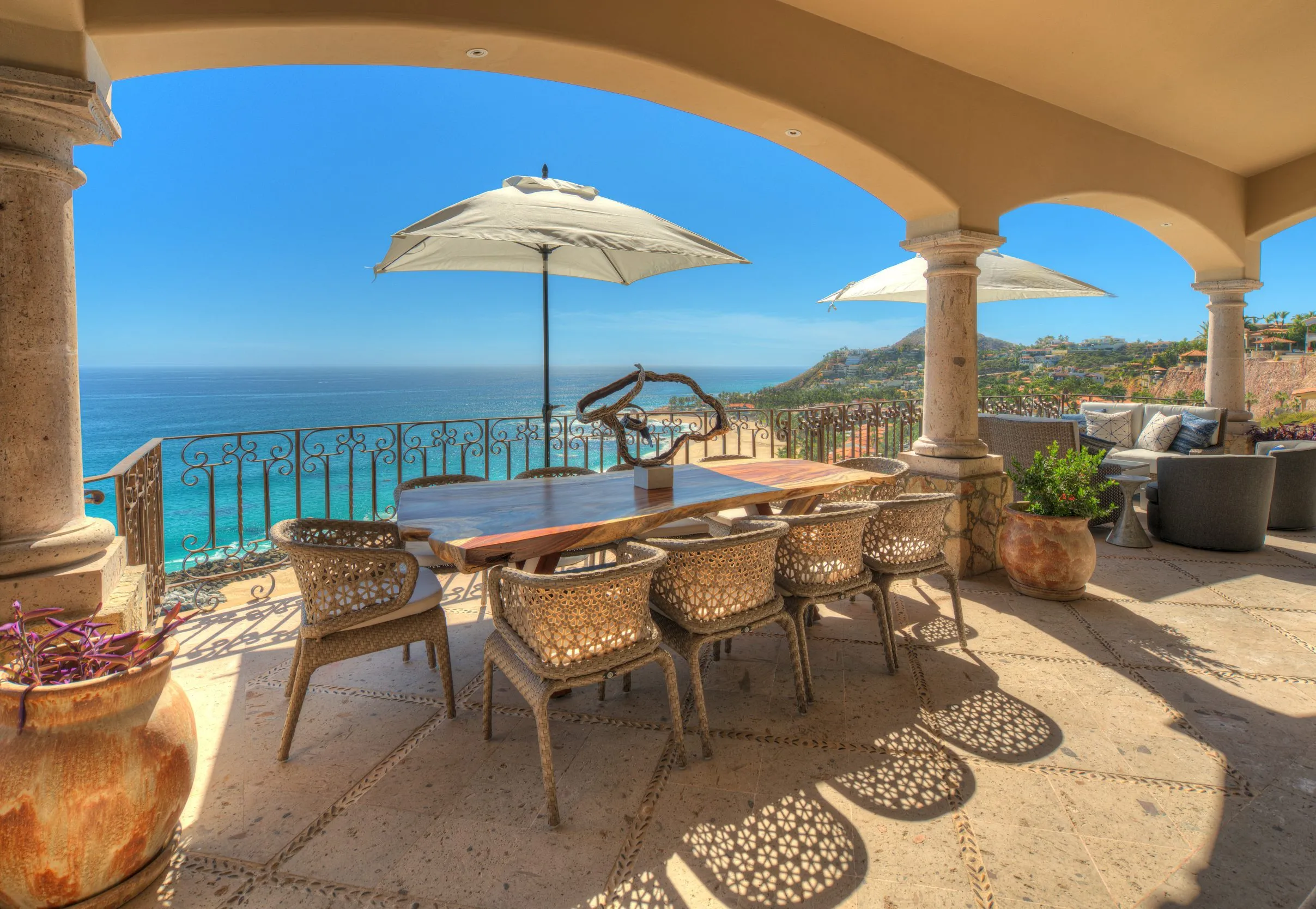 Seaside luxury villa rental in Los Cabos