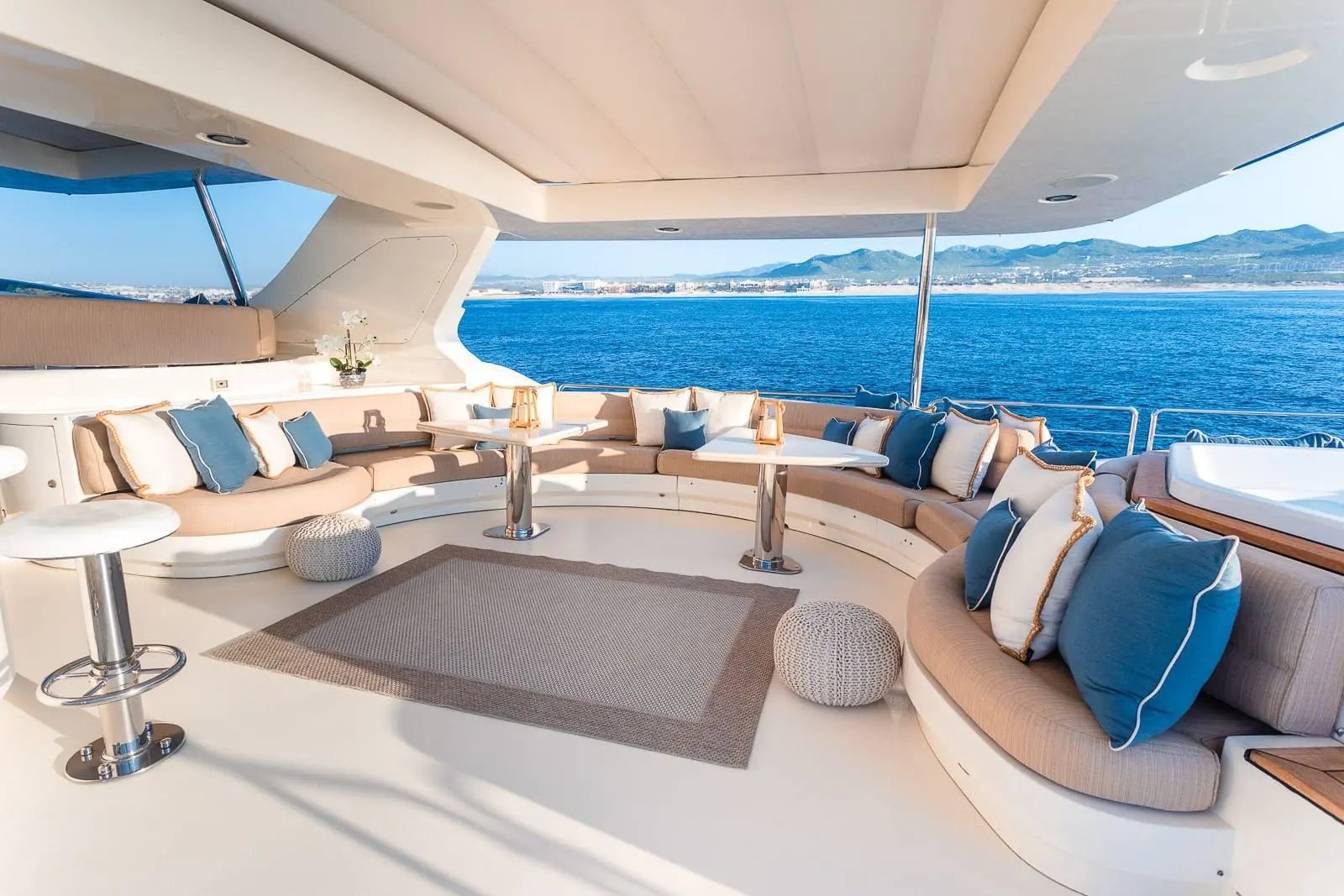Luxury yacht sailing in the Sea of Cortez, Los Cabos