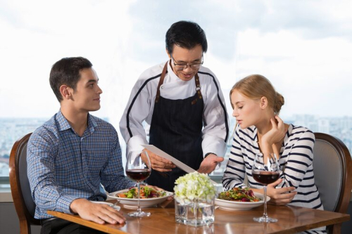 Private Chef or Restaurant Dining Which Fits Your Vacation