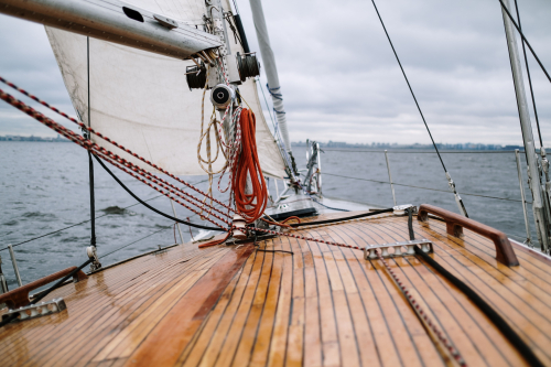 How Private Yacht Experiences Redefine Coastal Travel