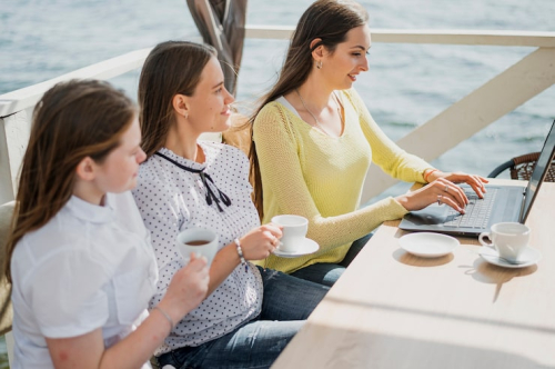 How to Choose a Yacht for Family Vacations